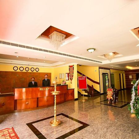 Hotel Meadows International Kizhake Chālakudi Exterior foto