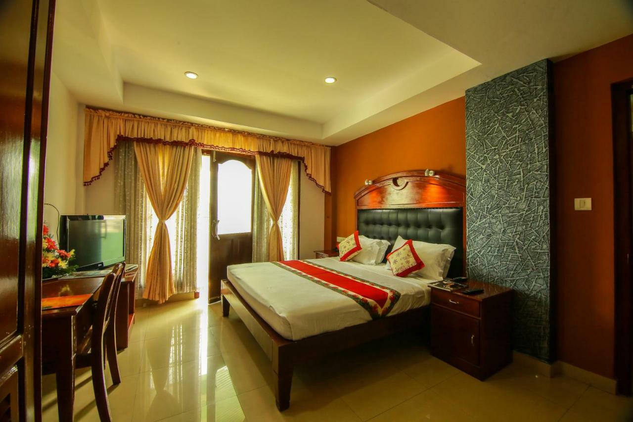 Hotel Meadows International Kizhake Chālakudi Exterior foto